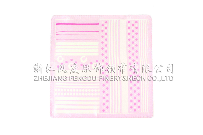 青島國際機(jī)場 真絲小方巾 規(guī)格：21x21cm